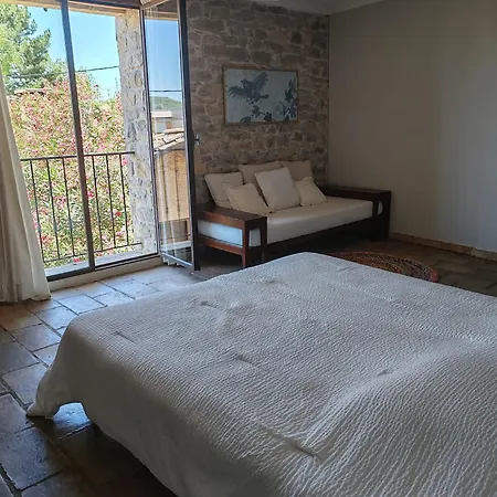Holiday home Maison De Charme Entre Cevennes Et Mediterranee Clarensac